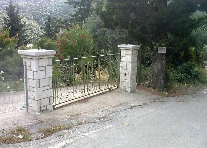Vardia & Mikros Gialos