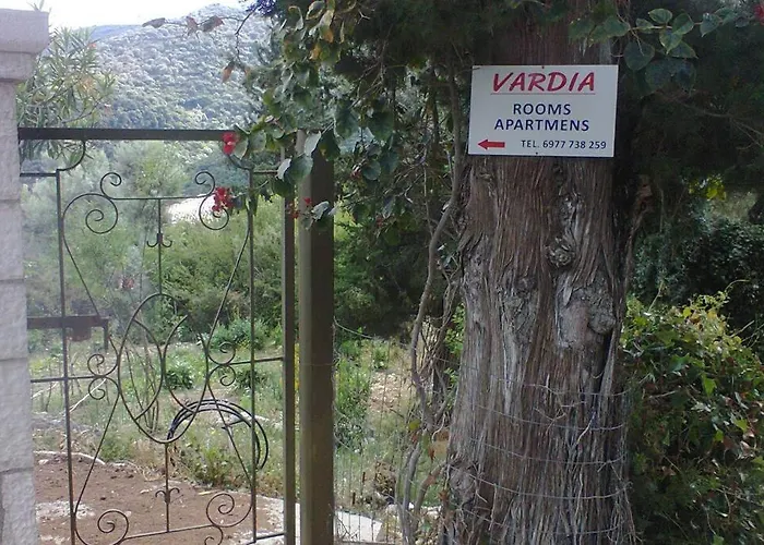 Vardia & Lejlighed