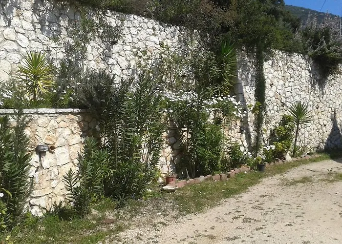 Vardia & Mikros Gialos